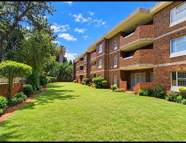 2 BEDROOM FLAT FOR SALE IN THREE RIVERS